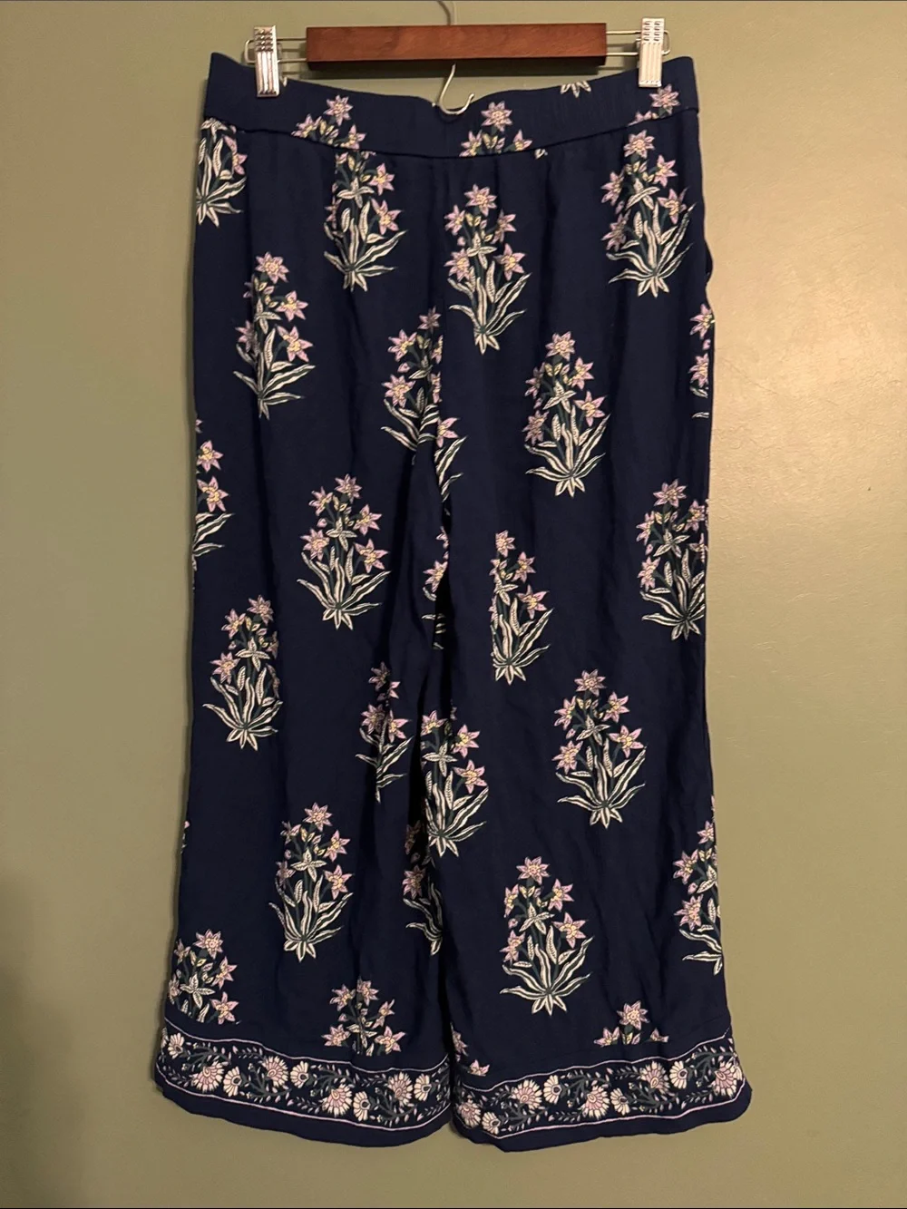 Talbots Navy Floral Wide-Leg Pants with Lilac Accent Medium Petite Soft Feminine